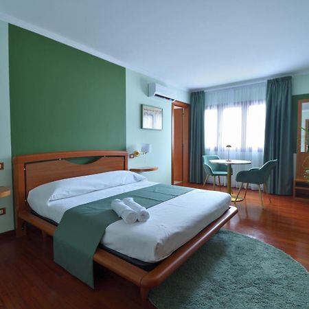 Bed and Breakfast Le Cinema Formia Exterior foto