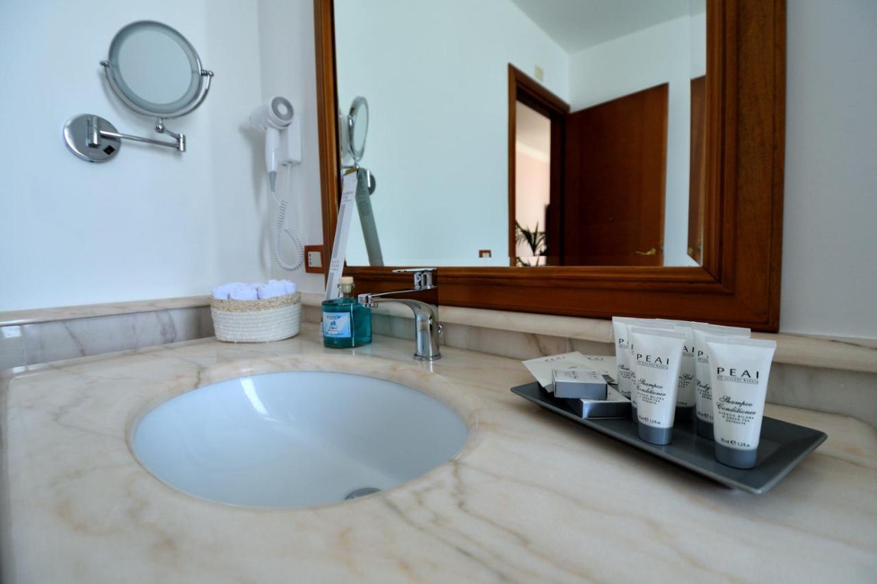 Bed and Breakfast Le Cinema Formia Exterior foto