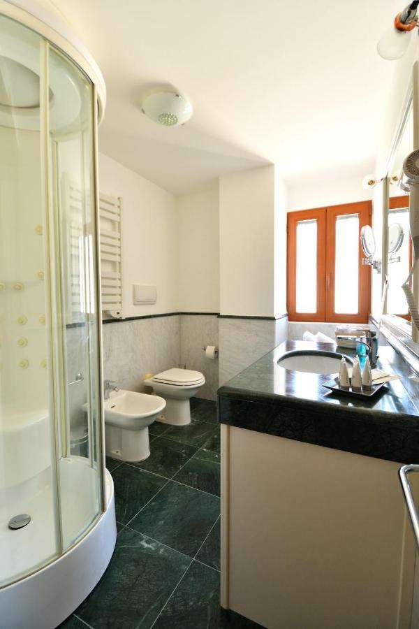 Bed and Breakfast Le Cinema Formia Exterior foto